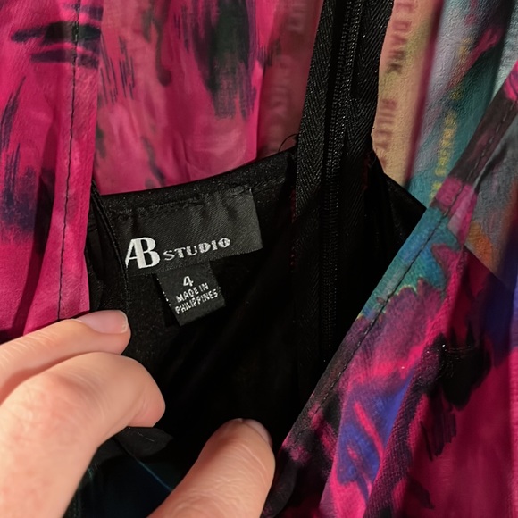 Floral Bodycon Dress - Picture 4 of 5